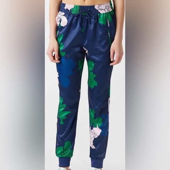 Adidas Originals 3 Piece Set - Picture 3 of 10